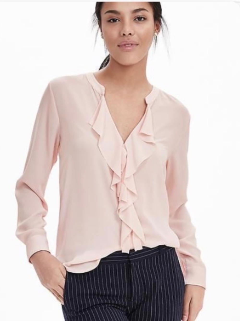 Banana Republic Dillon-Fit Light Pink Ruffle Placket Pull On Blouse NWOT SZ S